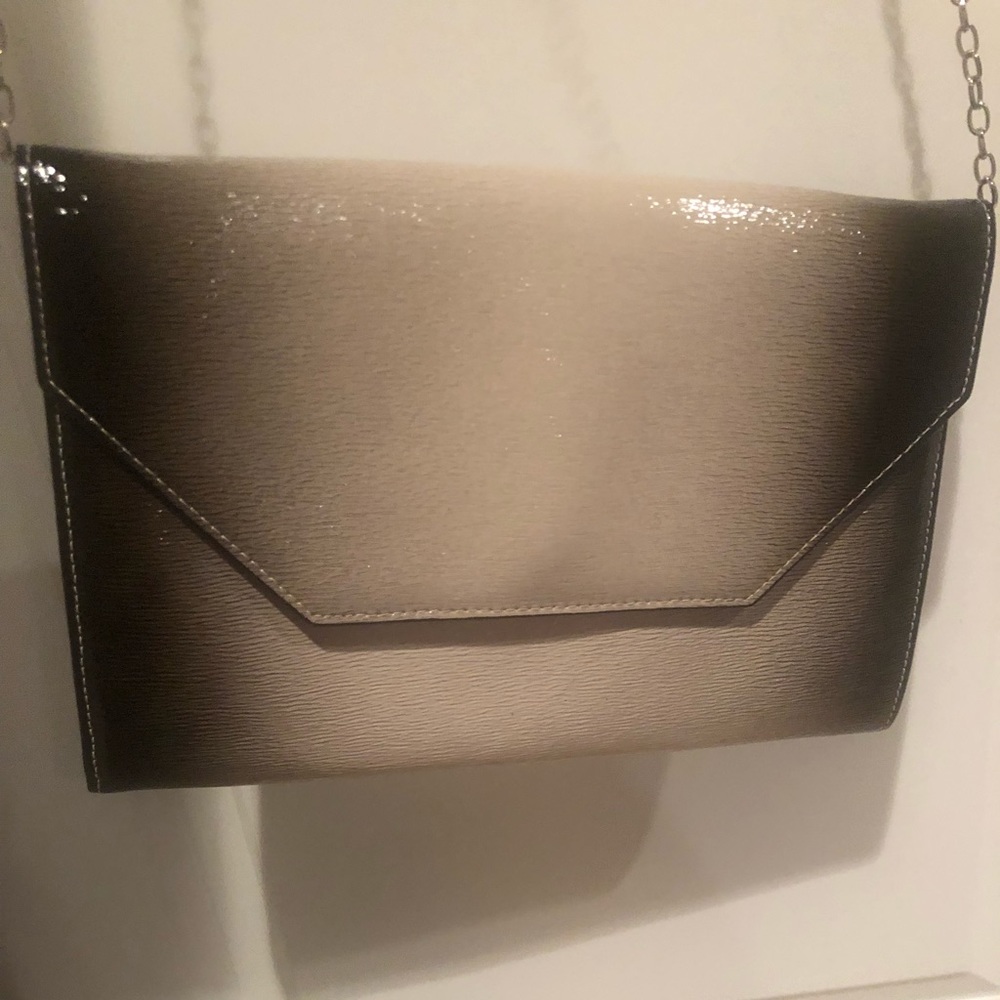 Halogen Clutch with crossbody